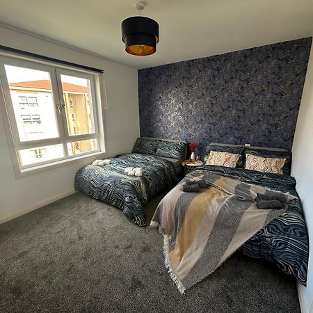 Glasgow Modern Style Home , Separate Entrance 外观 照片