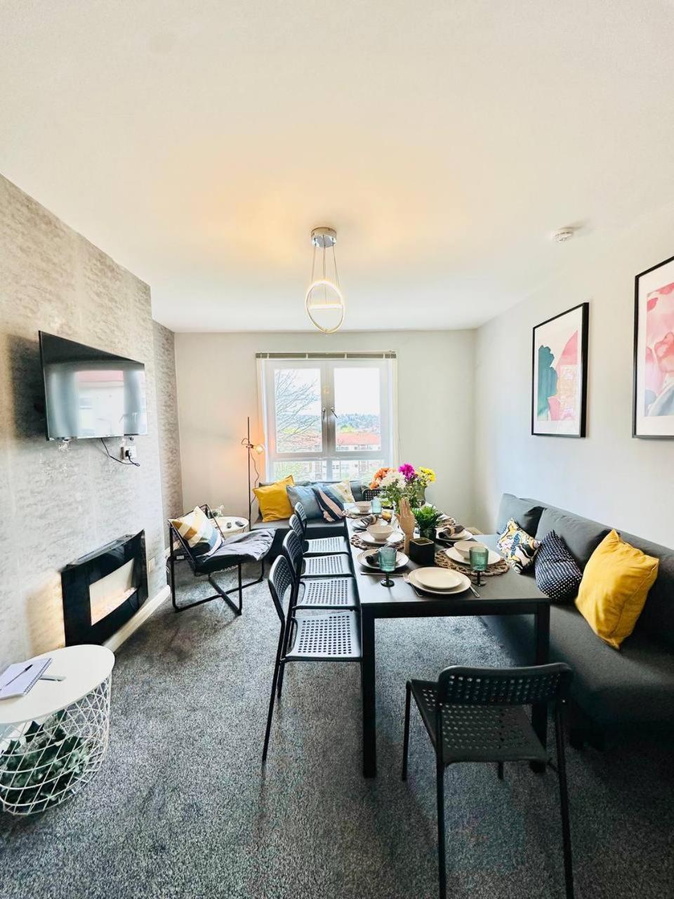 Glasgow Modern Style Home , Separate Entrance 外观 照片